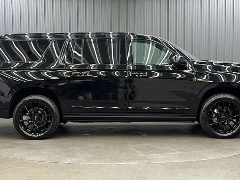 Used 2026 GMC Yukon XL Denali w/ Sun & Power Step Package AWD/4WD image 6