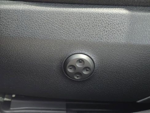 New 2026 Mercedes-Benz C 300 4MATIC Sedan image 36