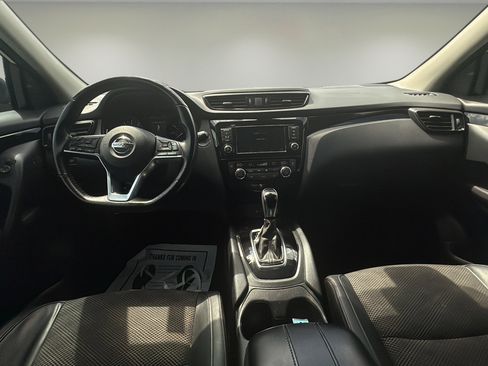 Used 2022 Nissan Rogue Sport SV w/ Technology Package image 15