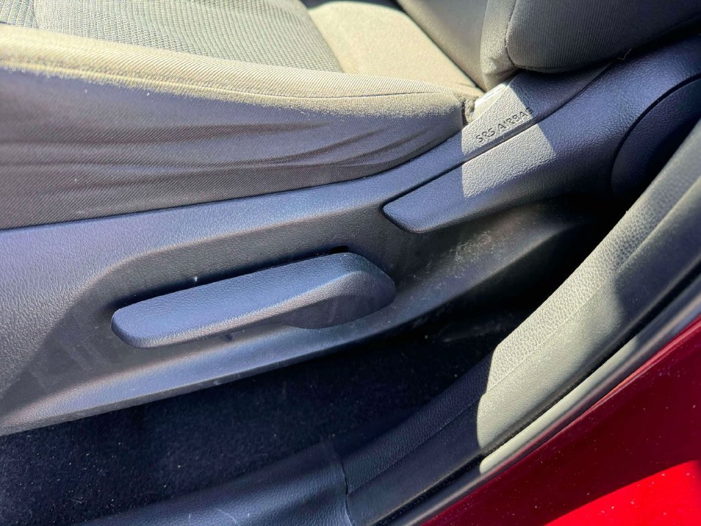 Used 2019 Toyota RAV4 LE w/ All Weather Liner Package AWD/4WD image 17