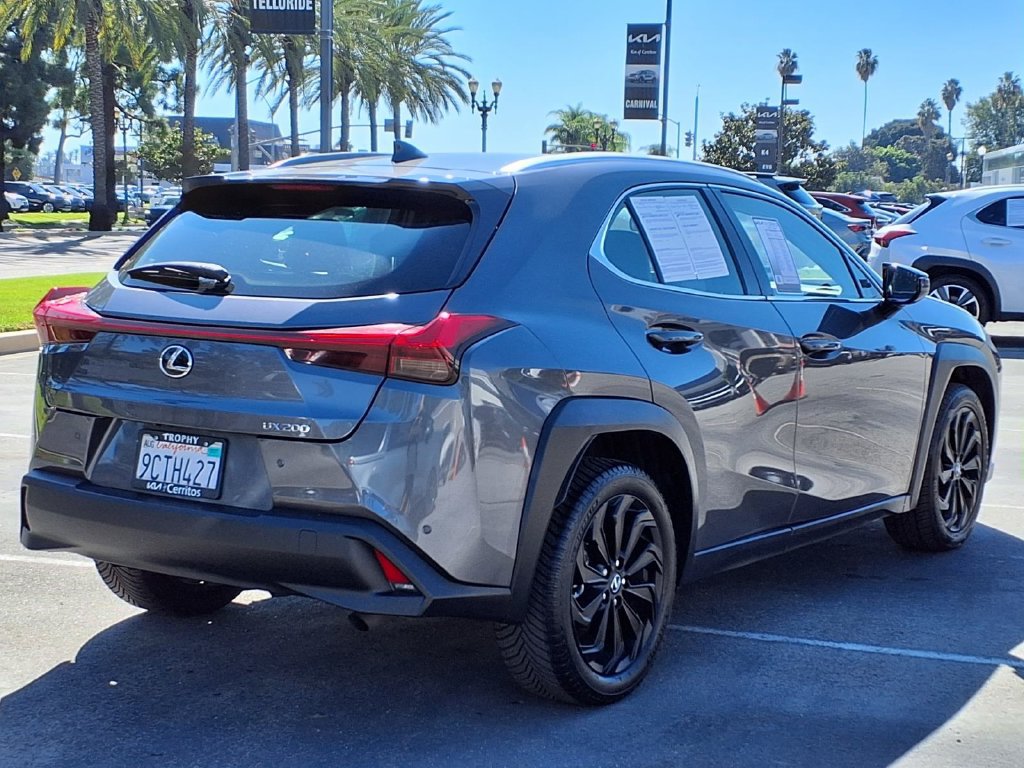 Used 2022 Lexus UX 200 w/ Accessory Package (Z1) FWD image 5