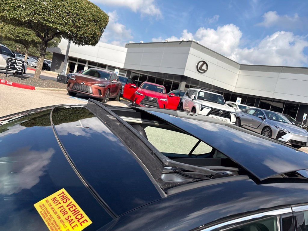 Used 2024 Lexus ES 350 w/ Technology Package FWD image 10