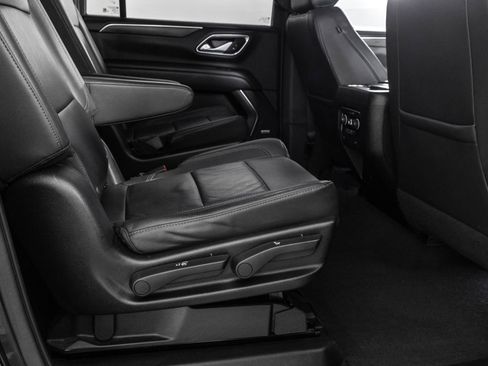 Used 2022 Chevrolet Suburban LT AWD/4WD image 44