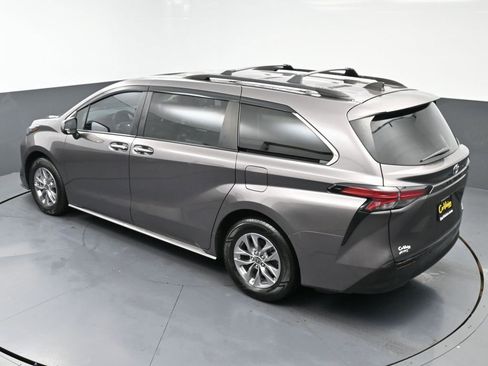Used 2022 Toyota Sienna XLE w/ XLE Plus Package image 48