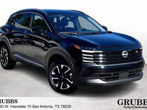 Used 2025 Nissan Kicks SR image 1