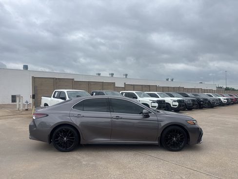 Used 2023 Toyota Camry XSE image 19