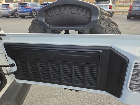 Used 2021 Jeep Wrangler Unlimited Sport image 34