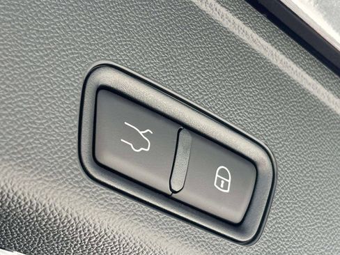 New 2025 Maserati Grecale GT image 37