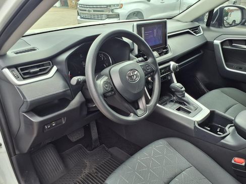 Used 2025 Toyota RAV4 XLE FWD image 15