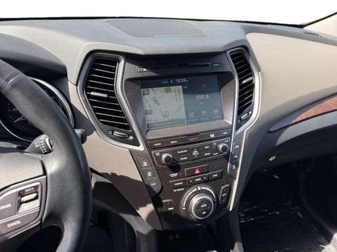 Used 2017 Hyundai Santa Fe FWD image 12