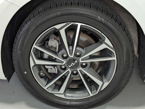 Certified 2023 Kia Forte LXS FWD image 3