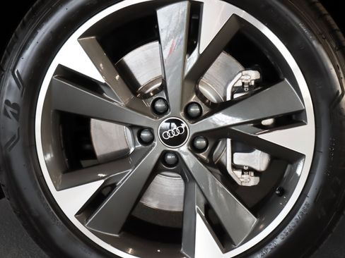 Certified 2024 Audi Q4 e-tron Premium Plus w/ Premium Plus image 5