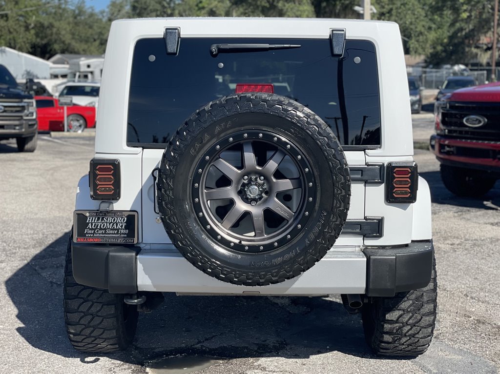 Used 2015 Jeep Wrangler Unlimited Sahara AWD/4WD image 17