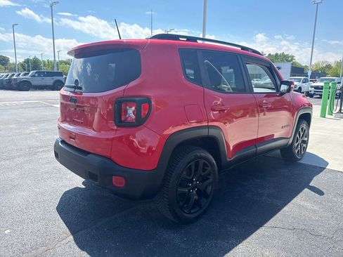 Used 2018 Jeep Renegade Altitude AWD/4WD image 8