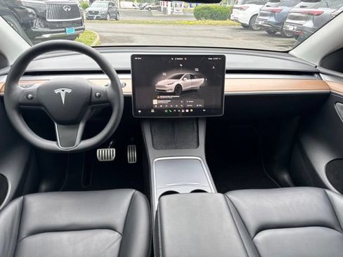 Used 2024 Tesla Model Y Performance AWD/4WD image 10
