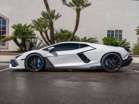 Used 2025 Lamborghini Revuelto AWD/4WD image 2