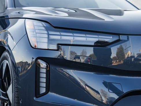 New 2025 Volvo EX90 Ultra w/ Protection Package Premier image 11
