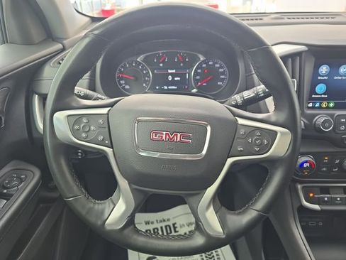 Used 2024 GMC Terrain SLT image 14