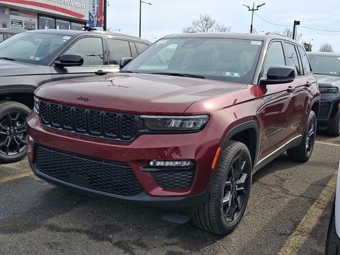 New 2025 Jeep Grand Cherokee Limited AWD/4WD image 3