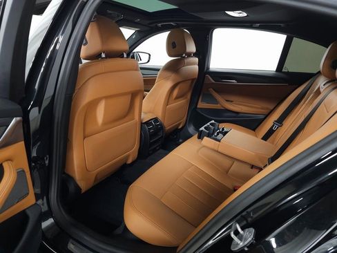 Used 2023 BMW 530e xDrive w/ Premium Package image 37