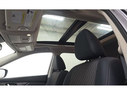 Used 2019 Nissan Rogue SV AWD/4WD image 11