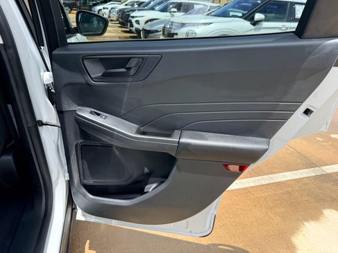 Used 2022 Ford Escape SE FWD image 14