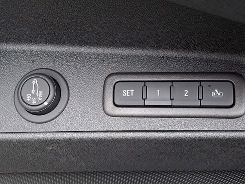 Used 2019 Chevrolet Equinox Premier image 26