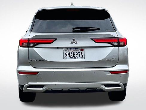 Used 2024 Mitsubishi Outlander SE image 3