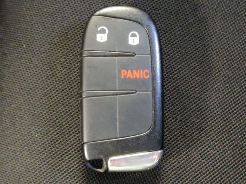 Used 2023 Jeep Renegade Latitude AWD/4WD image 32