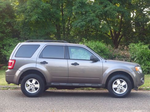 Used 2009 Ford Escape XLT FWD image 5