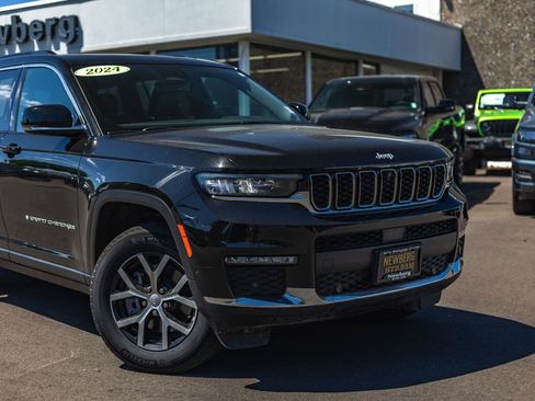 Used 2024 Jeep Grand Cherokee L Limited w/ Luxury Tech Group II AWD/4WD image 3