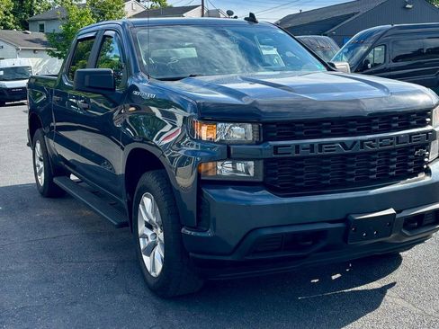 Used 2019 Chevrolet Silverado 1500 Custom w/ Custom Value Package AWD/4WD image 4