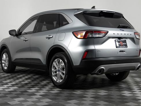 Used 2021 Ford Escape SE image 4