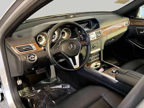 Used 2016 Mercedes-Benz E 350 4MATIC Wagon image 18
