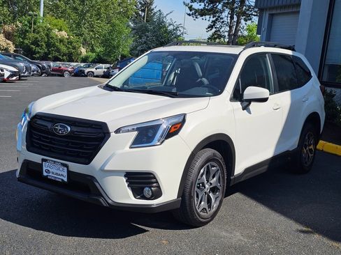 Used 2023 Subaru Forester Premium AWD/4WD image 3