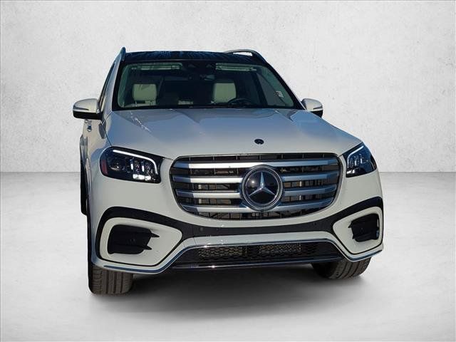 Used 2024 Mercedes-Benz GLS 450 4MATIC image 2
