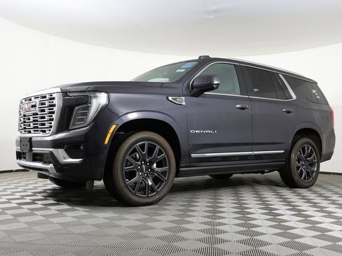 Used 2025 GMC Yukon Denali w/ Sun & Power Step Package image 1