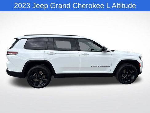 Used 2023 Jeep Grand Cherokee L Laredo AWD/4WD image 11