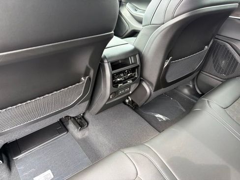New 2026 Jeep Grand Cherokee Altitude AWD/4WD image 8