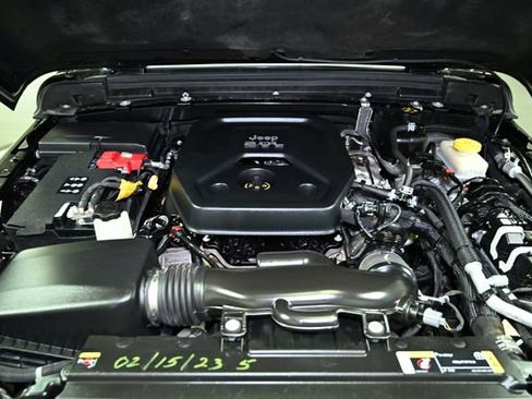 Used 2021 Jeep Wrangler Unlimited Sahara image 17