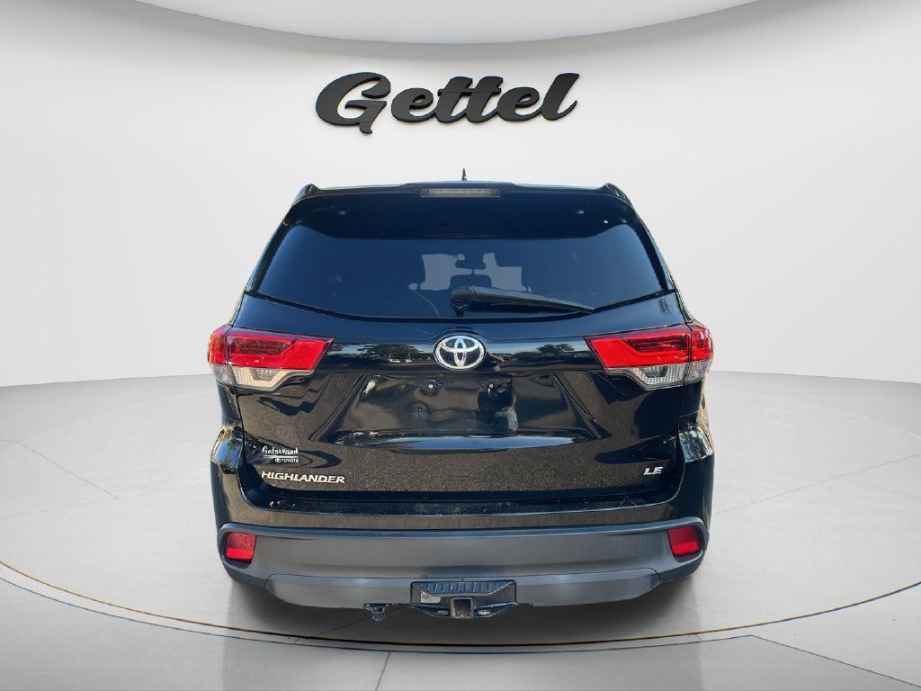 Used 2017 Toyota Highlander Plus FWD image 6