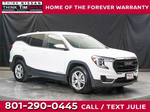 Used 2024 GMC Terrain SLE image 1