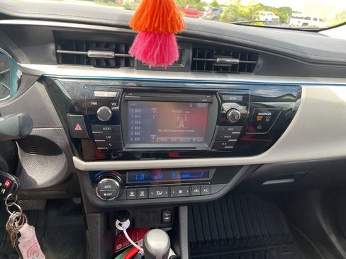 Used 2016 Toyota Corolla LE FWD image 8