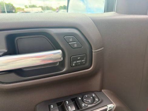 Used 2021 Chevrolet Silverado 1500 LTZ w/ Safety Package II AWD/4WD image 24