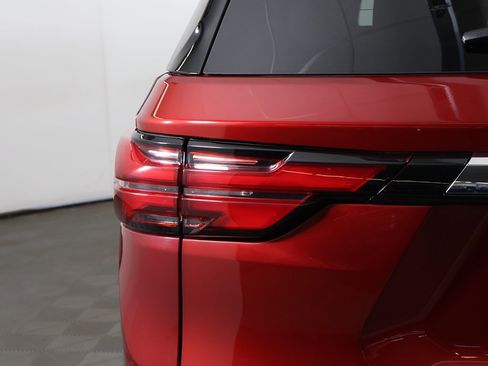 Used 2023 Chevrolet Traverse LT w/ LPO, Floor Liner Package image 16