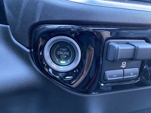 Used 2022 Chevrolet Silverado 1500 LTZ w/ LTZ Premium Package image 30