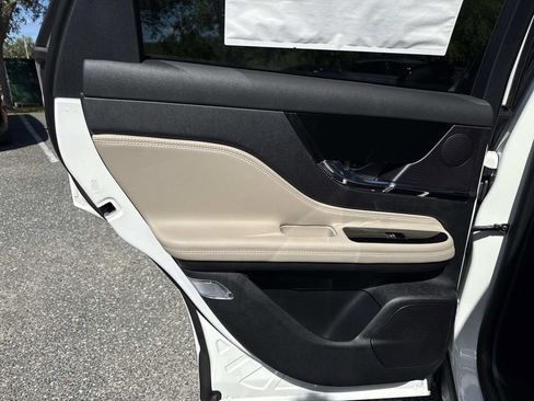 New 2026 Lincoln Corsair Premiere image 13