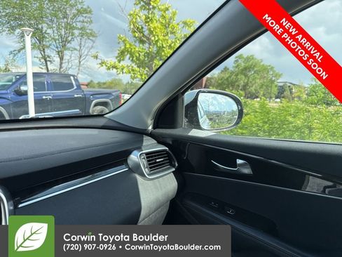 Used 2017 Kia Sorento EX AWD/4WD image 12