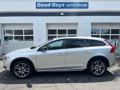 Used 2018 Volvo V60 T5 Cross Country w/ Convenience Package