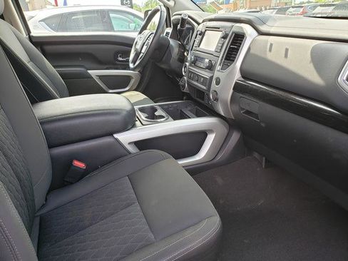 Used 2017 Nissan Titan SV AWD/4WD image 21